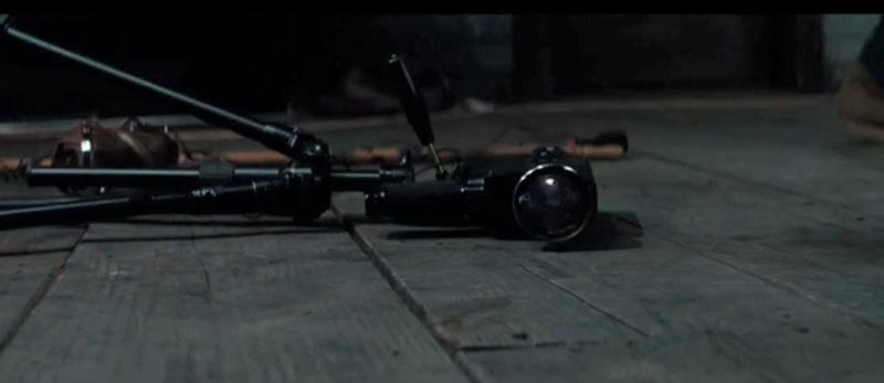 Illustration for article titled 61 Super 8 screengrabs unlock the clues in J.J. Abrams' new trailer